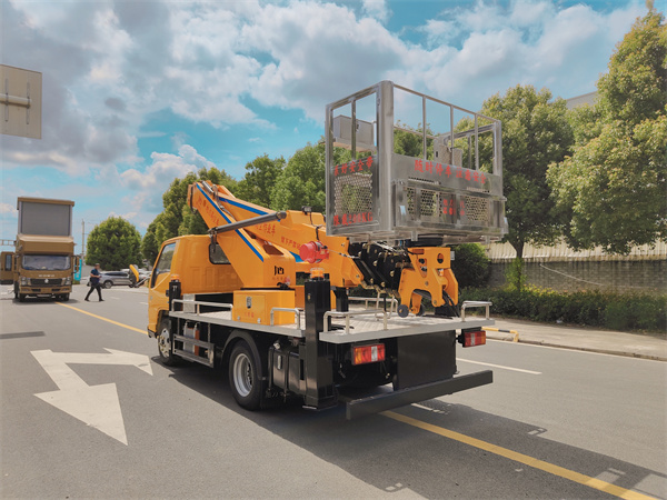 國六 江鈴27米高 空 作 業 車