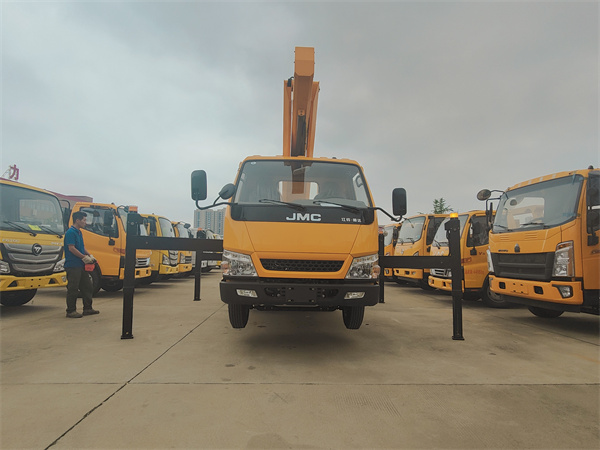 國六 江鈴23米高 空 作 業 車