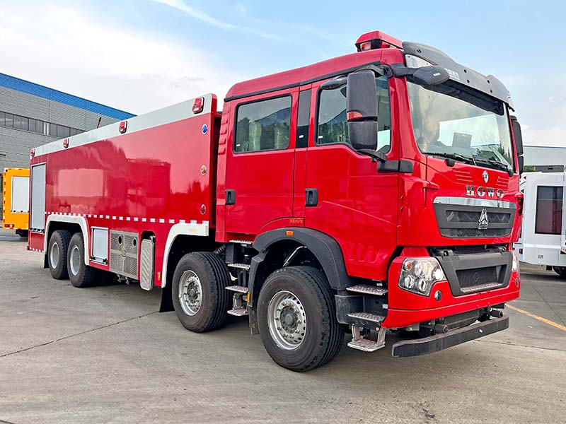 豪沃泡沫消防車